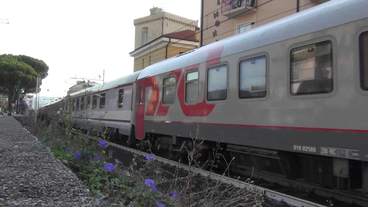 Riviera ligure:Treno Mosca-Nizza e IC a Loano (Savona).