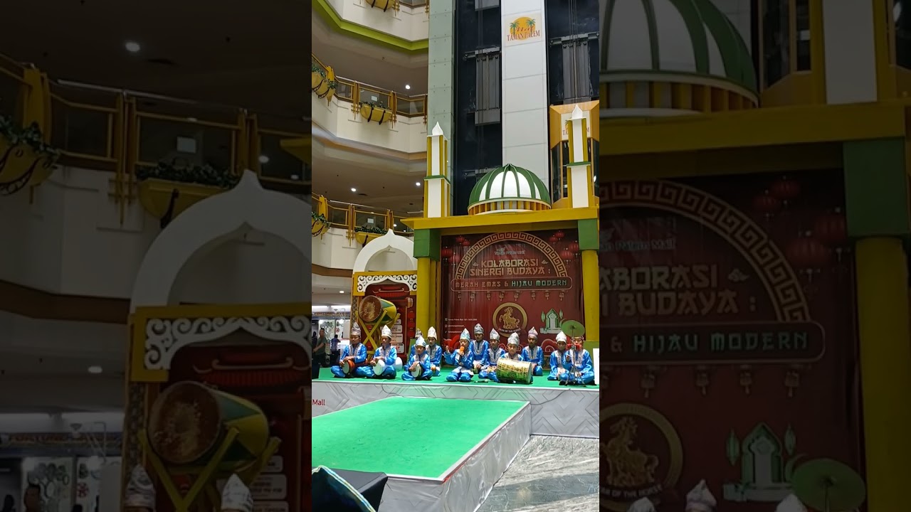 Lomba di mall taman palem