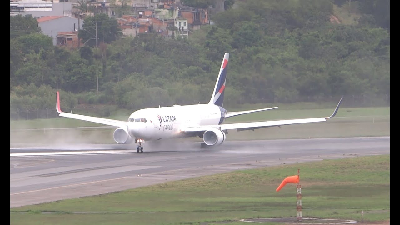 O passado e o presente do Boeing 767-300(ER)(BCF) com prefixo CC-CXD da LATAM Cargo