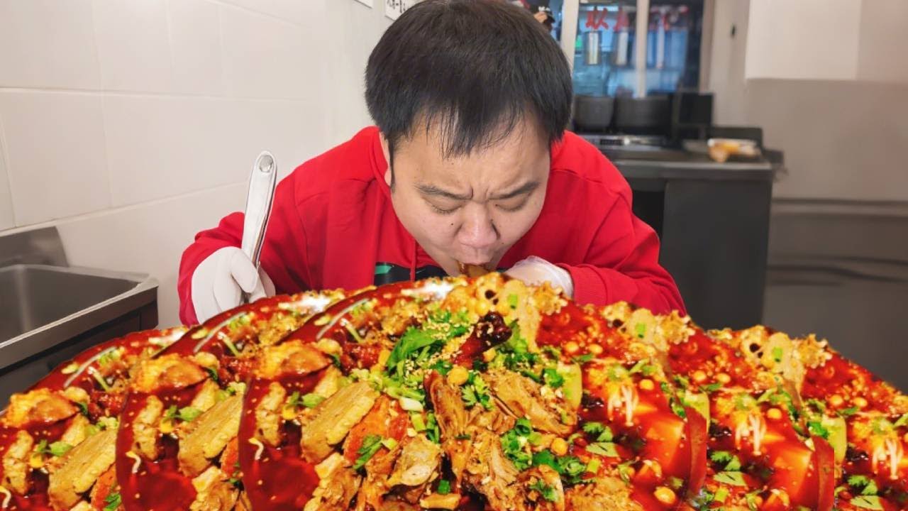 广东仔打卡成都冒烤鸭，一口沦陷嘎嘎香，老妹严选真没踩雷嗷！【武大肥与刘二毛】