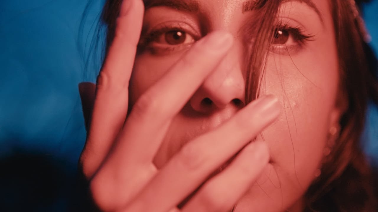 Fabiola Roudha - Siempre Sale el Sol (Video Oficial).