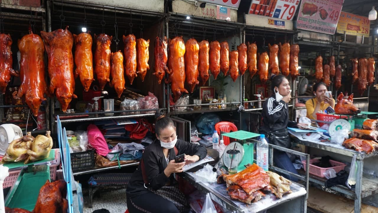Walk Around Street Market Food @Orussey Vegetables Market - Evening Orussey Activities of Vendors