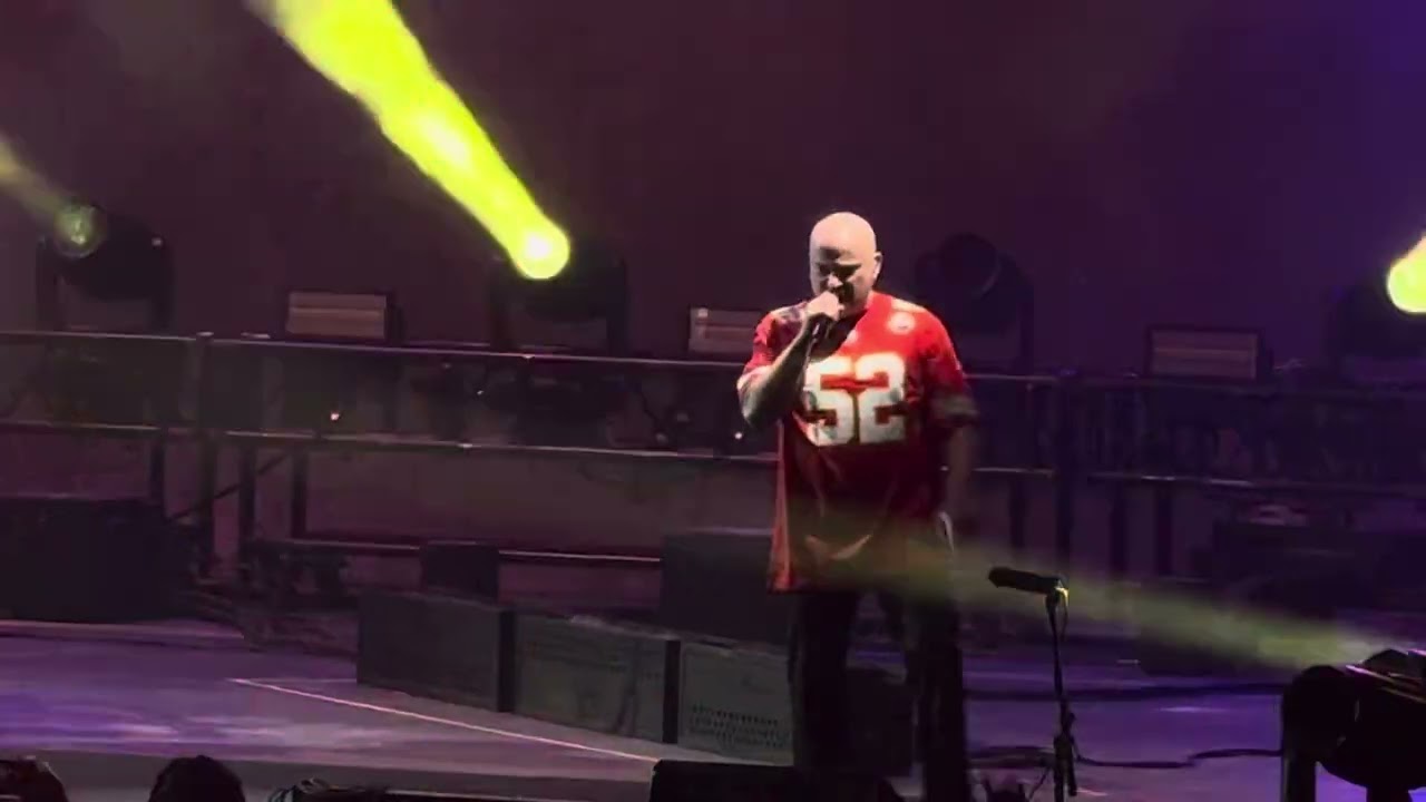 Disturbed Live - Bass Solo - Indestructible - Kansas City