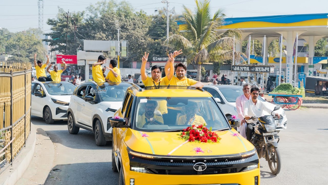 🚘 Tata Sierra ची जबरदस्त Rally | Crowd Reaction & Road Show