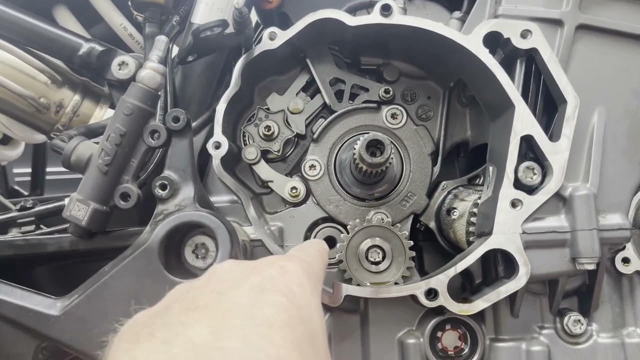 KTM 890 WR 0.913 Sixth Gear Set Install