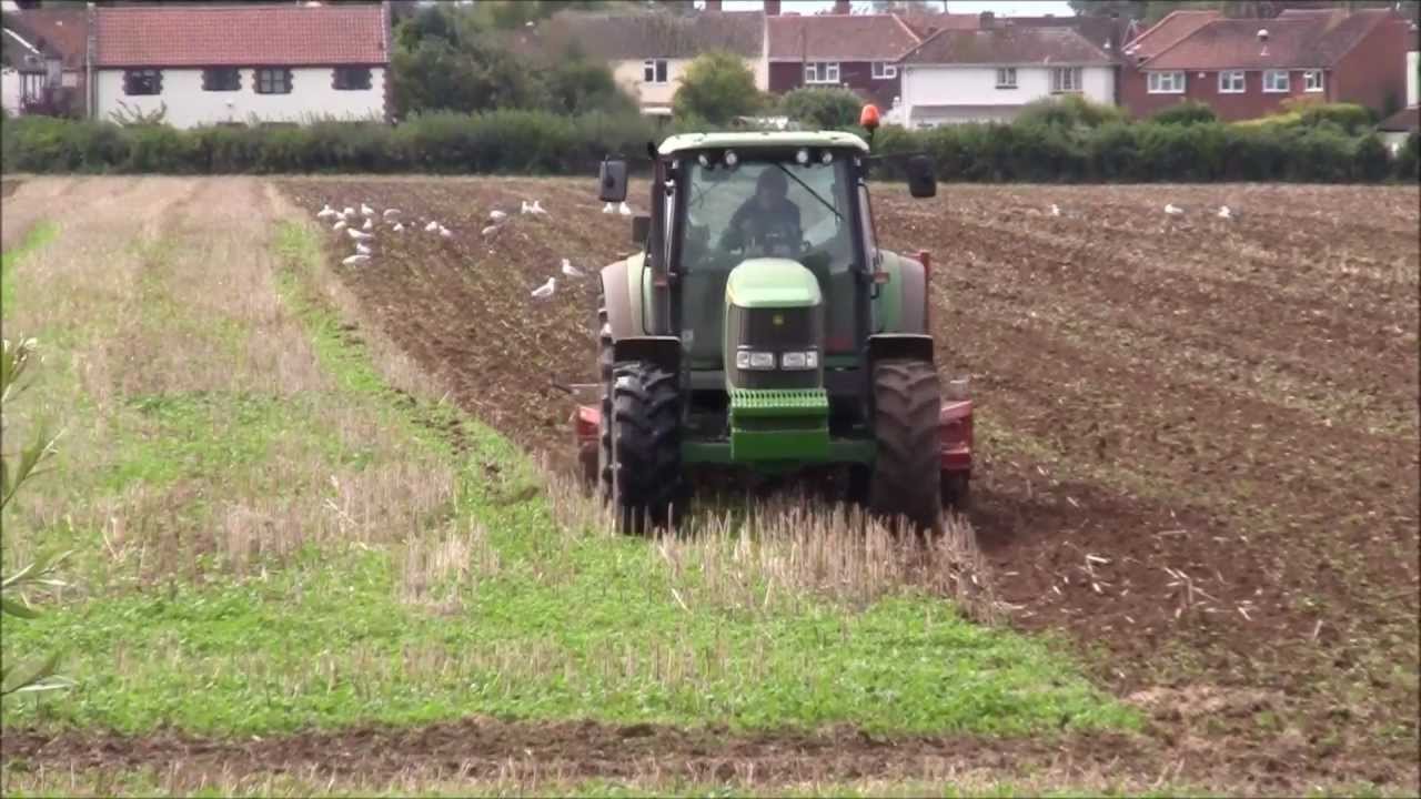 John Deere 6820 Cultivating