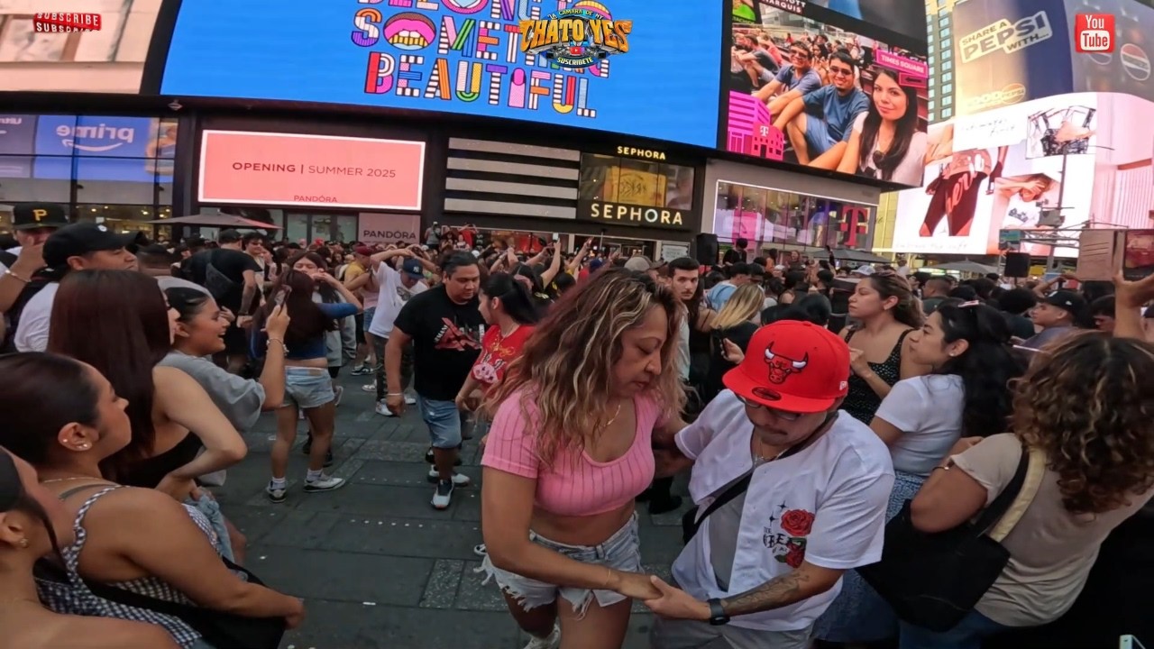 { CARNAVAL DE GUARANDA // CUMBIA DE ANTAÑO } LUCHO SILVA EL GATO , 100X100 SONIDERO  TIMES SQUARE NY