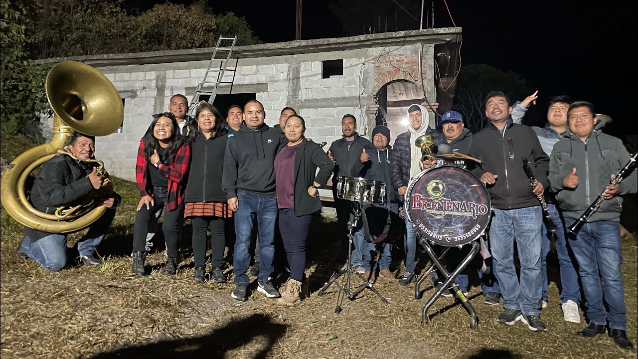 Popurrí de chilenas bien Bailables esto sucedió en San Mateo Tunuchi . Banda Bicentenario