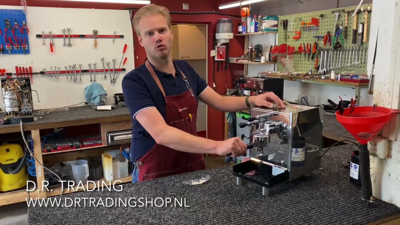 Smeerpasta voor de filterdrager aanbrengen