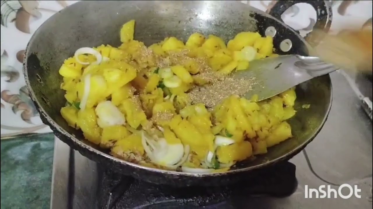 आलू प्याज़ की  बहुत ही स्वादिष्ट और पोष्टीक सब्जी जो खाने में चार चाँद लगा देती है #mudgal rasoi 