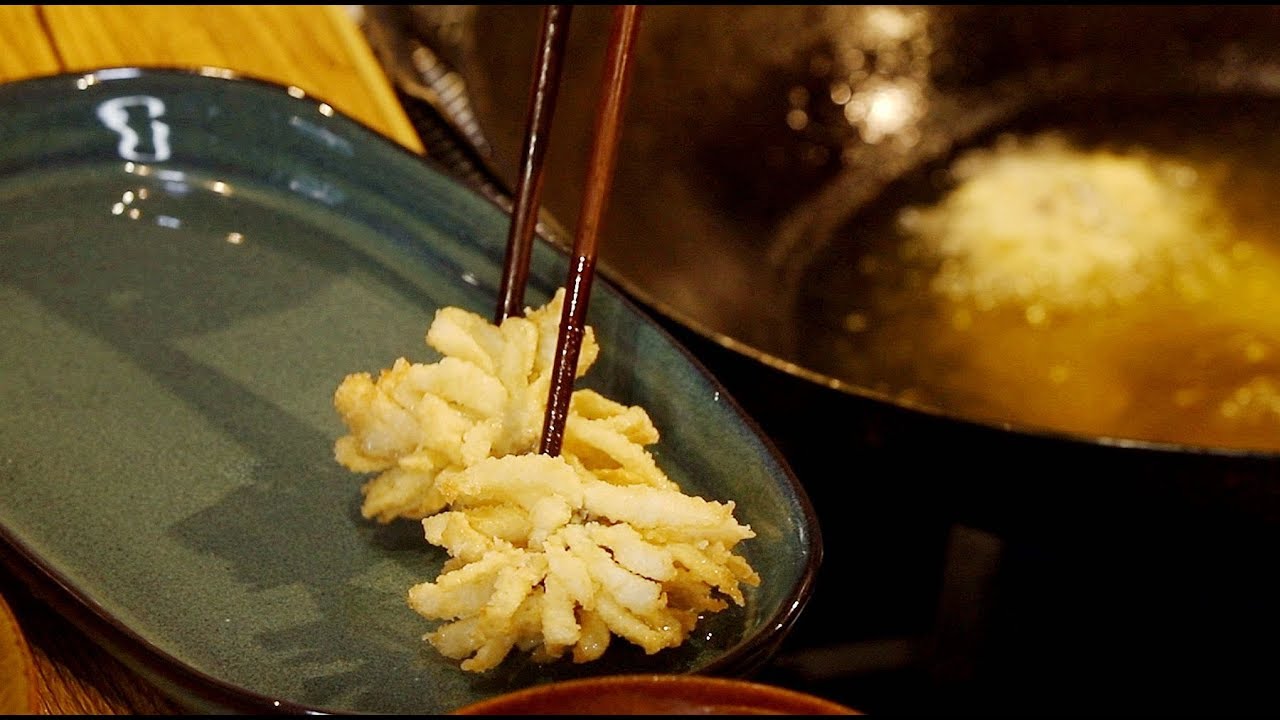 【火哥的菜】传统名菜糖醋菊花鱼，三刀一断成形菊花，刀功还是中餐牛！