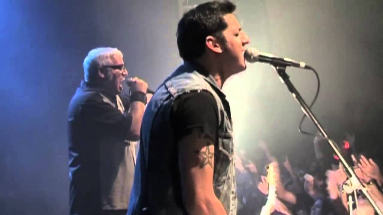 Trotsky Vengarán - ESE NIÑO ES UN ENANO (EN VIVO) HD