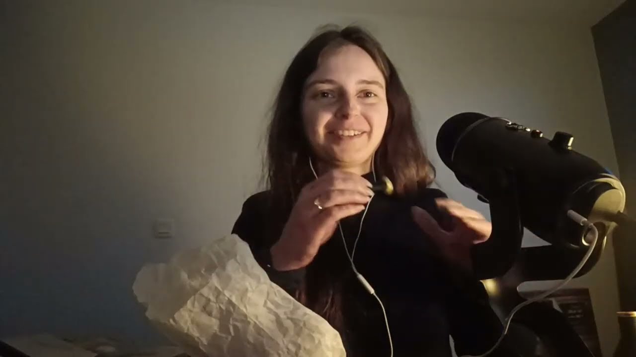ASMR with German objects that I have at home - 🇩🇪