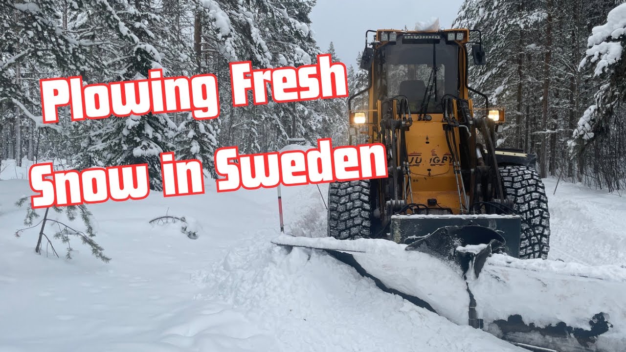 Ljungby L15 Plowing Dirt Road after Light Snowfall ❄️