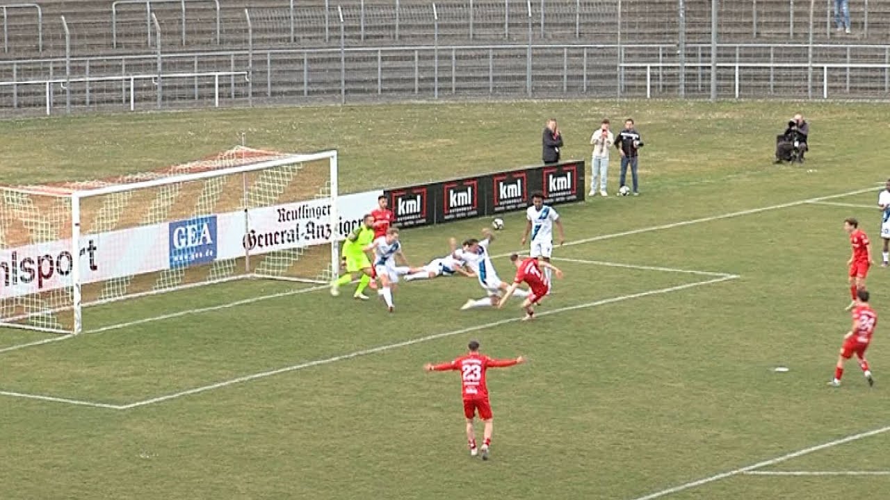 Fußball Oberliga Baden-Württemberg SSV Reutlingen - FSV 08 Bietigheim-Bissingen