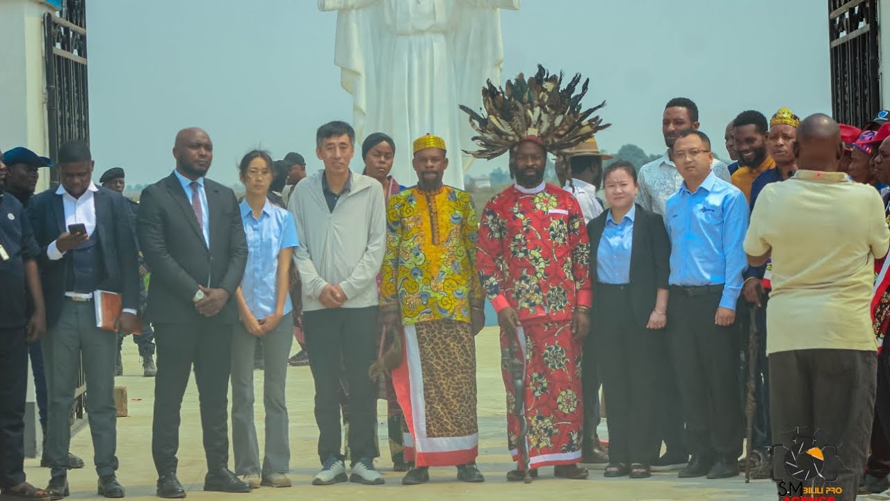 LE ROI DE BATEKE MUNKO MICHAEL LIBO AKOTISI DÉVELOPPEMENT NA PLATEAU DE BATEKE
