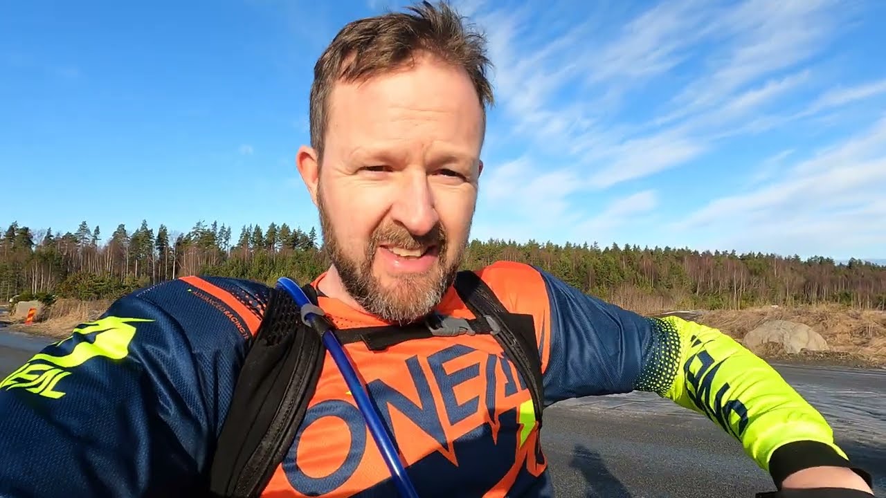 Ut i skogen &  Åsätra MK - Enduro Vlog 4