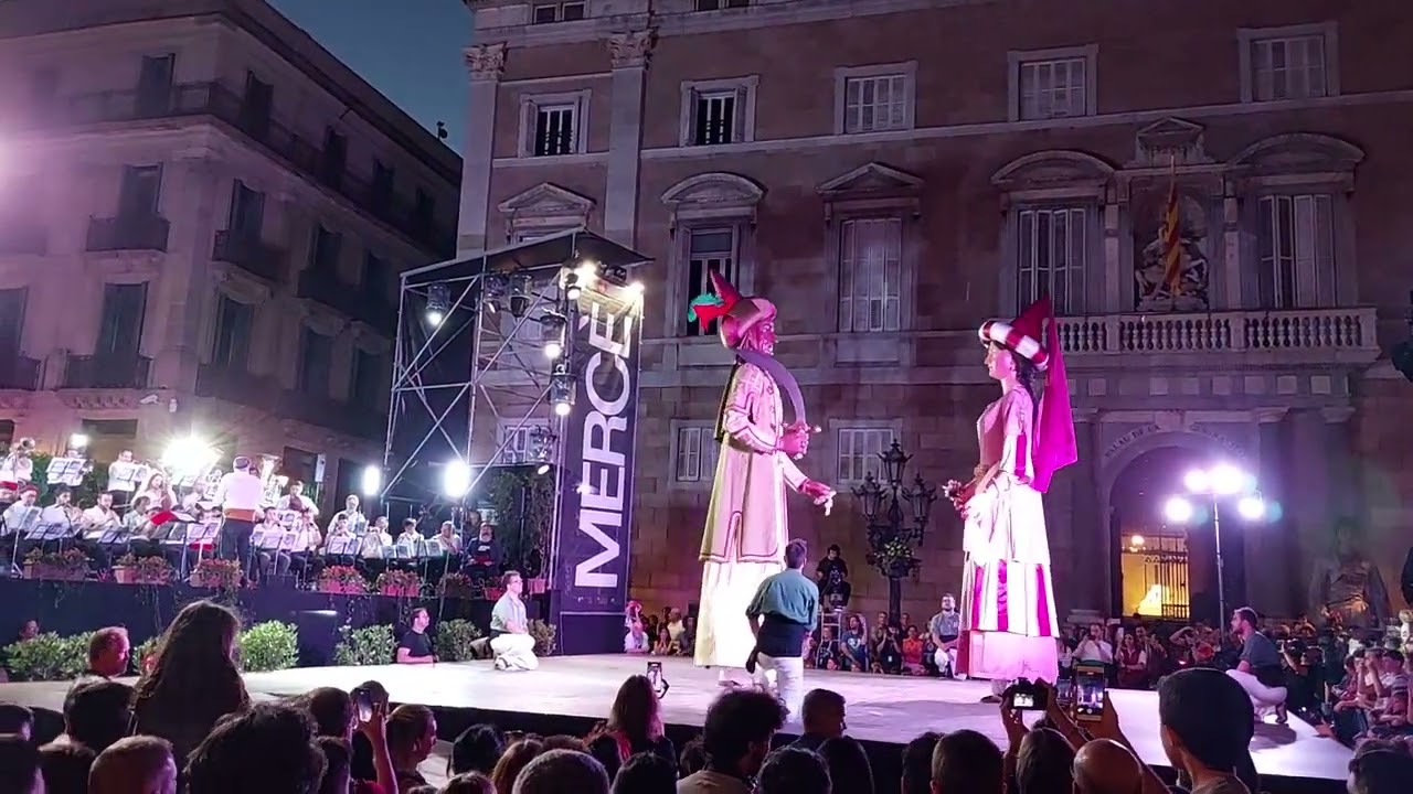 Barcelona - La Mercè - 2023-09-22 20:18 - El gegant del Pi