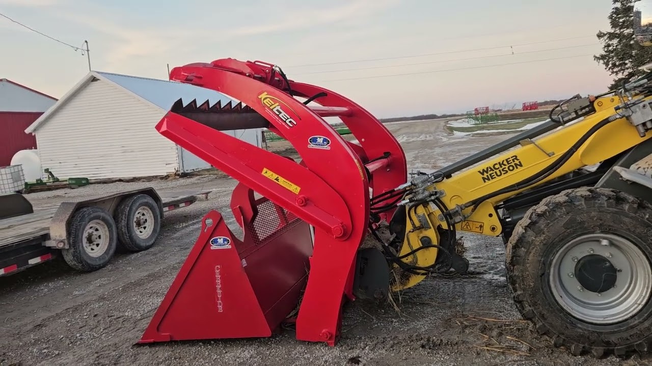 Keltec bale slicer and bucket