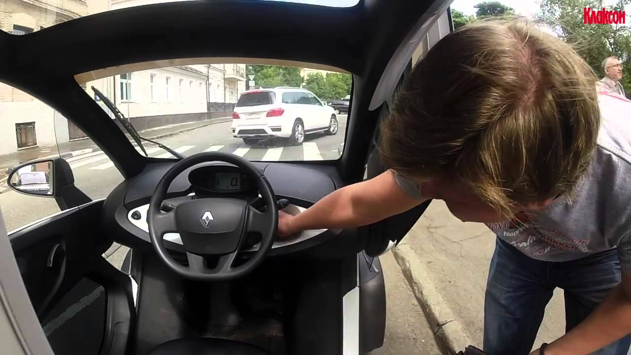 Путешествие по большому городу в маленьком Renault Twizy