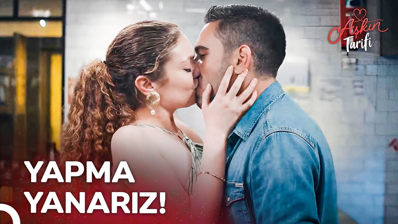 Seni Öpmek, Gökyüzünü Selamlamak Gibi ❤️ | Aşkın Tarifi Mutfak Sahneleri