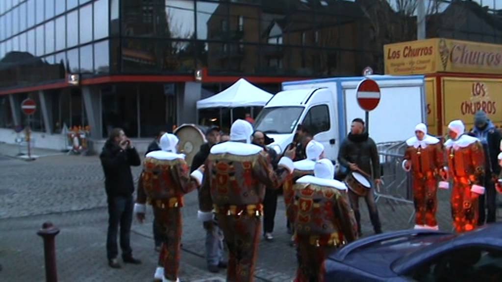 Ramassage Carnaval de La Hestre 2014 (2)