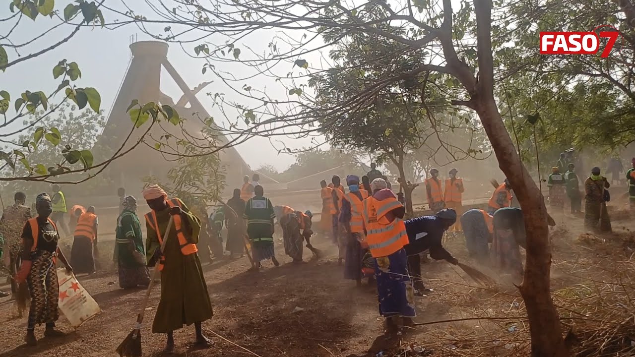 Ouagadougou : Le Monument des Martyrs retrouve son éclat après une action de salubrité