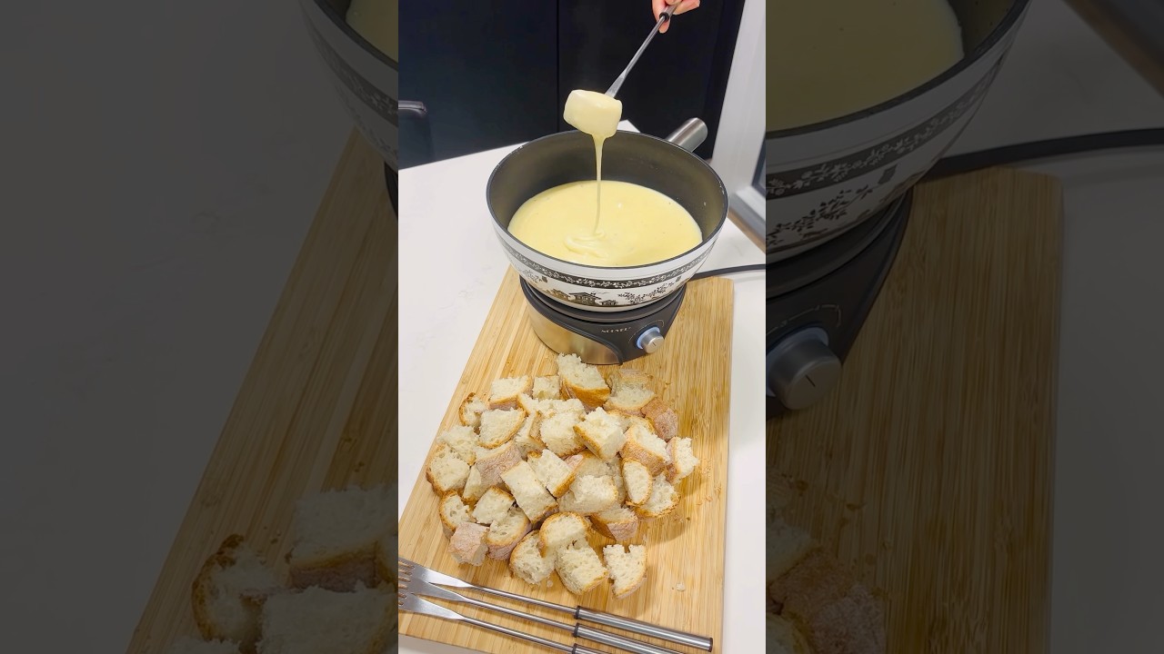 Swiss Cheese Fondue Recipe | How to Make Authentic Swiss Fondue | Traditional Cheese Fondue #fondue
