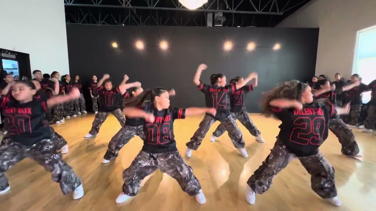 MegaCrew - Where them girls at 