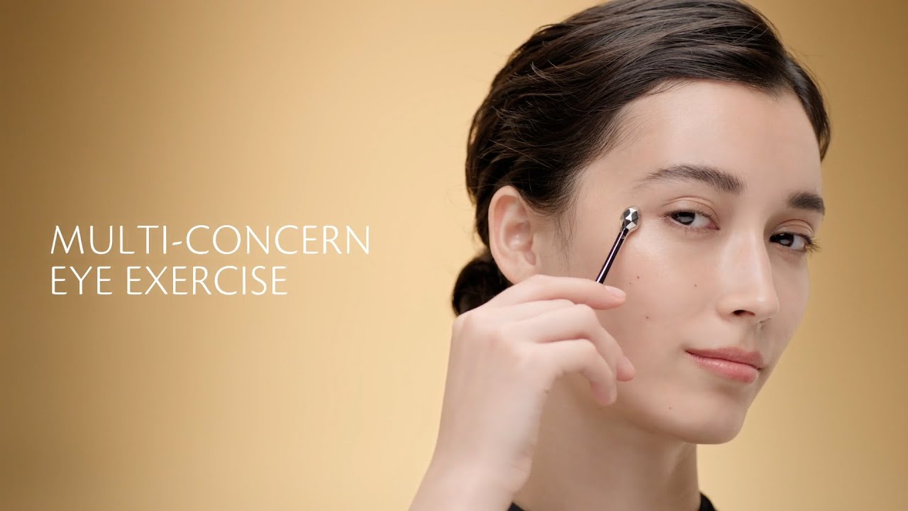 MULTI-CONCERN EYE EXERCISE WITH EYE CONTOUR CREAM SUPREME | CL&Eacute; DE PEAU BEAUT&Eacute;