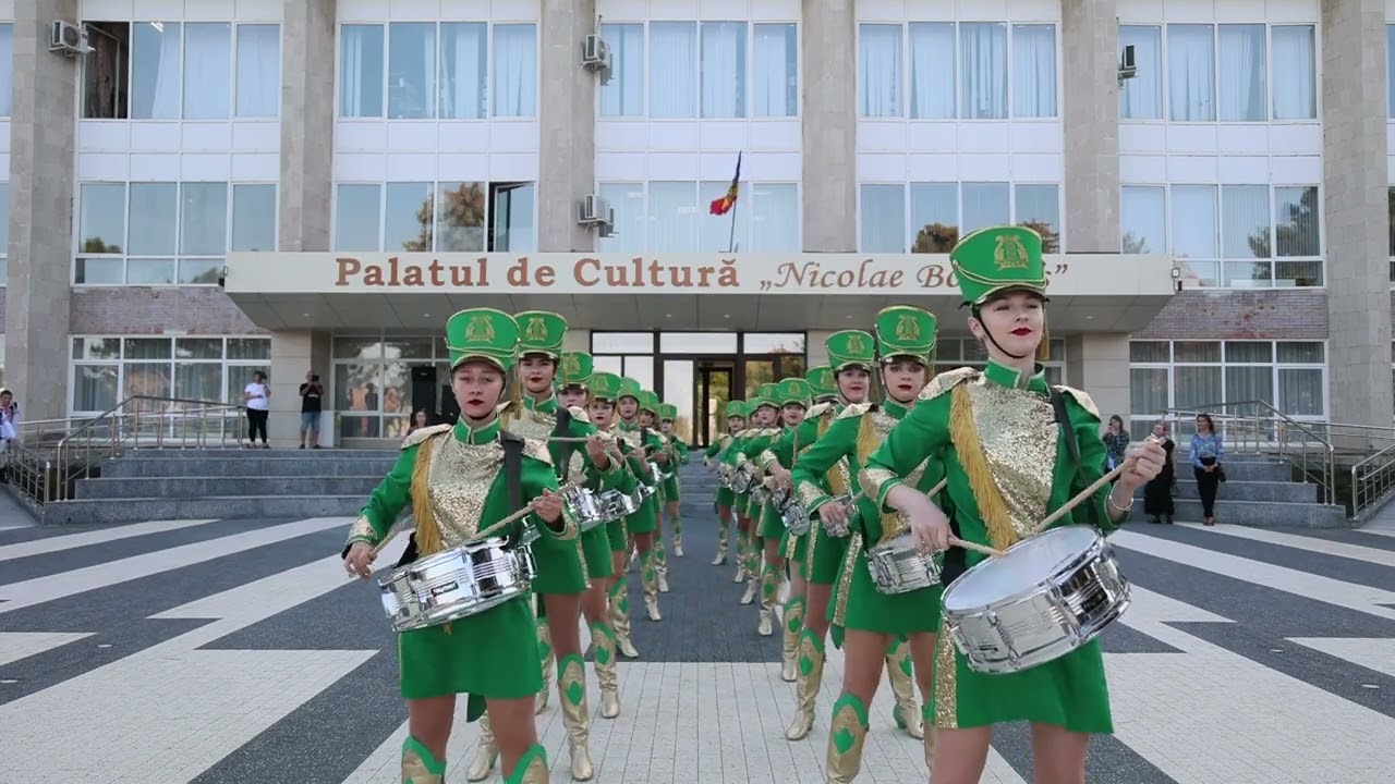 Majorette Show la Inaugurarea scuarului Palatului de Cultură „N. Botgros” din Cahul