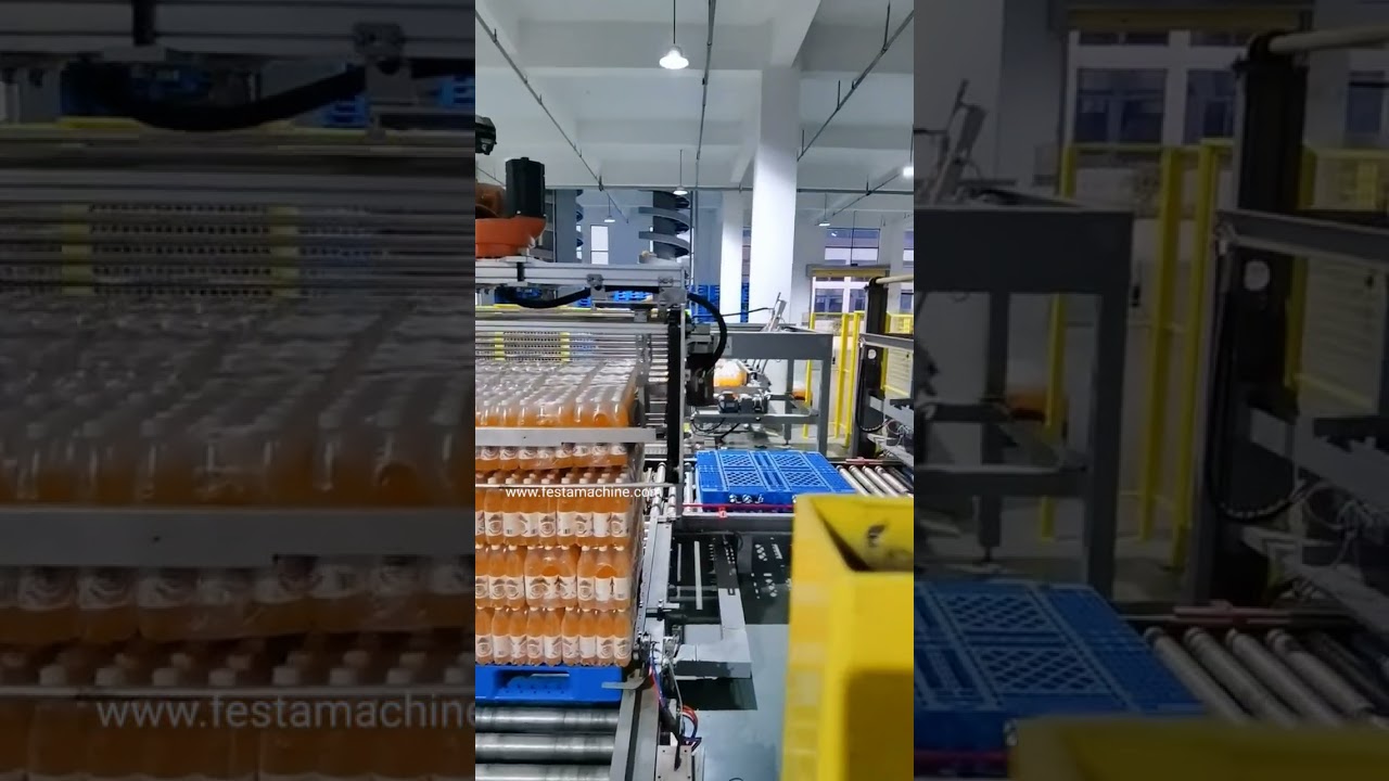 Robot palletizer for juice bottling line#beverageindustry #palletizer #juicefillingmachine