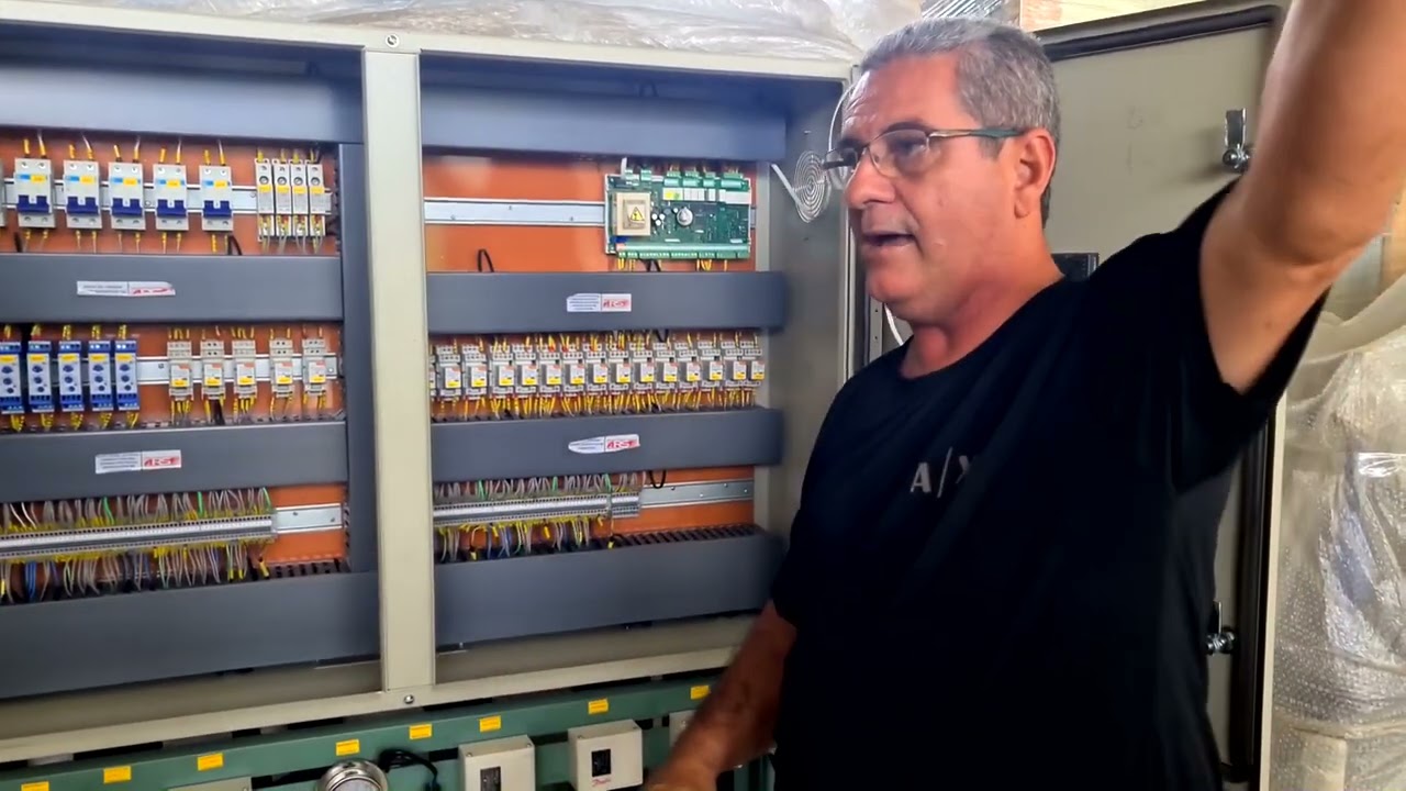 Rack de congelados para supermercados da ARS Painéis e Portas