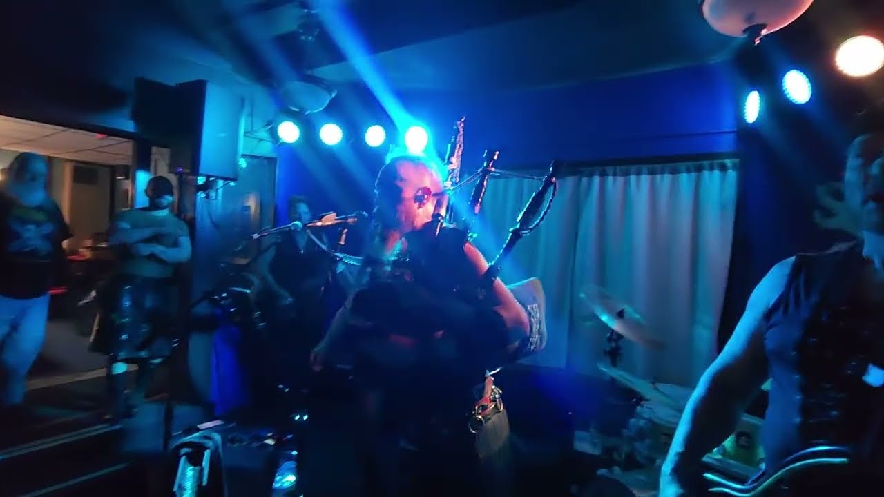 Don't Stop Believin, on BAGPIPES live at Scottish Dave's 2026