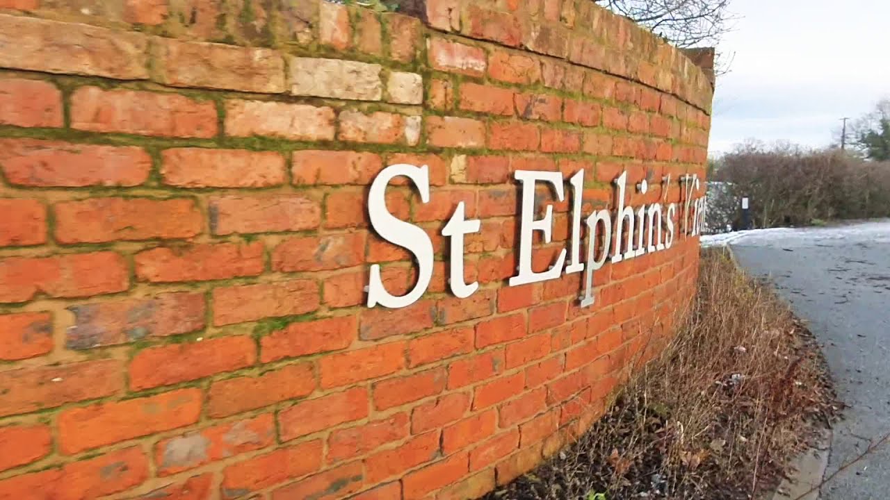 St. Elphin's View, Daresbury Lane, Daresbury, WA4 4FW