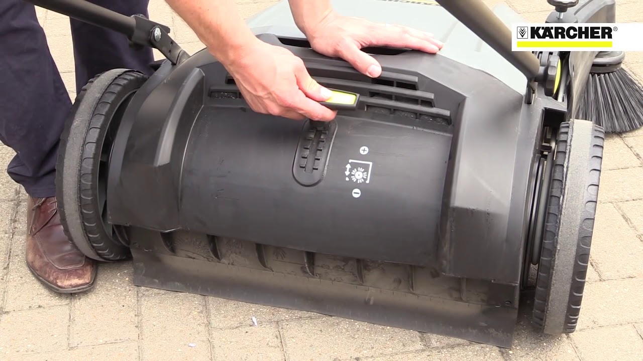 Kärcher KM 70/20 C COMPACT FLOOR SWEEPER