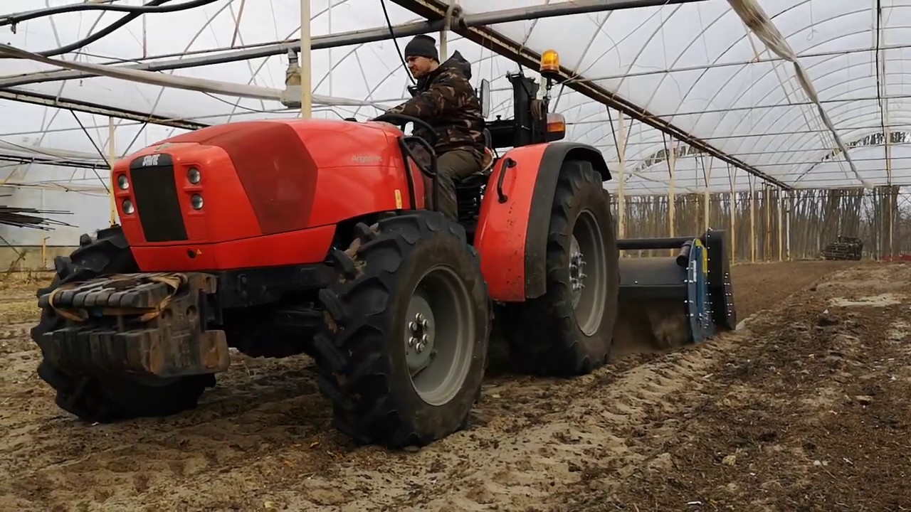 Imants 33SX250KH ásógép fóliasátorban