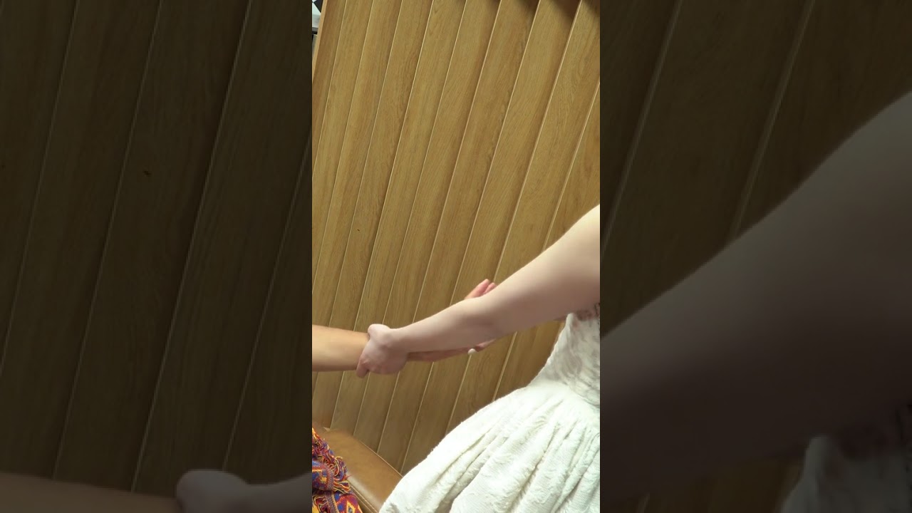 ASMR: This masseuse is amazing!! Full Service (Shave, Ear Cleaning, Massage, Manicure) 📍이 안마사는 정말 놀라