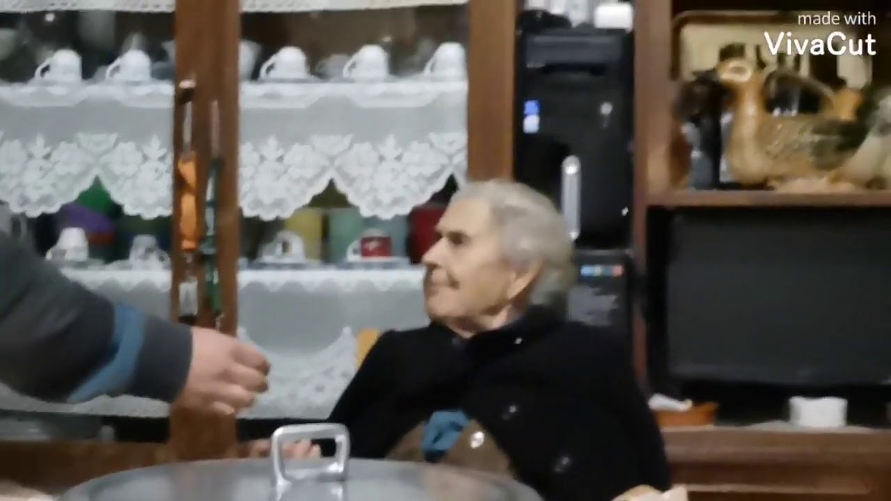 Vovó viral comer rápido