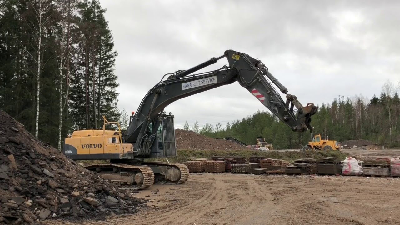 K&ouml;p Bandgr&auml;vare Volvo EC360CNL p&aring; Klaravik