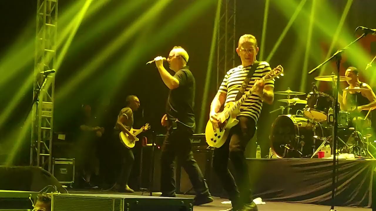 Bad Religion - Infected live in Curitiba