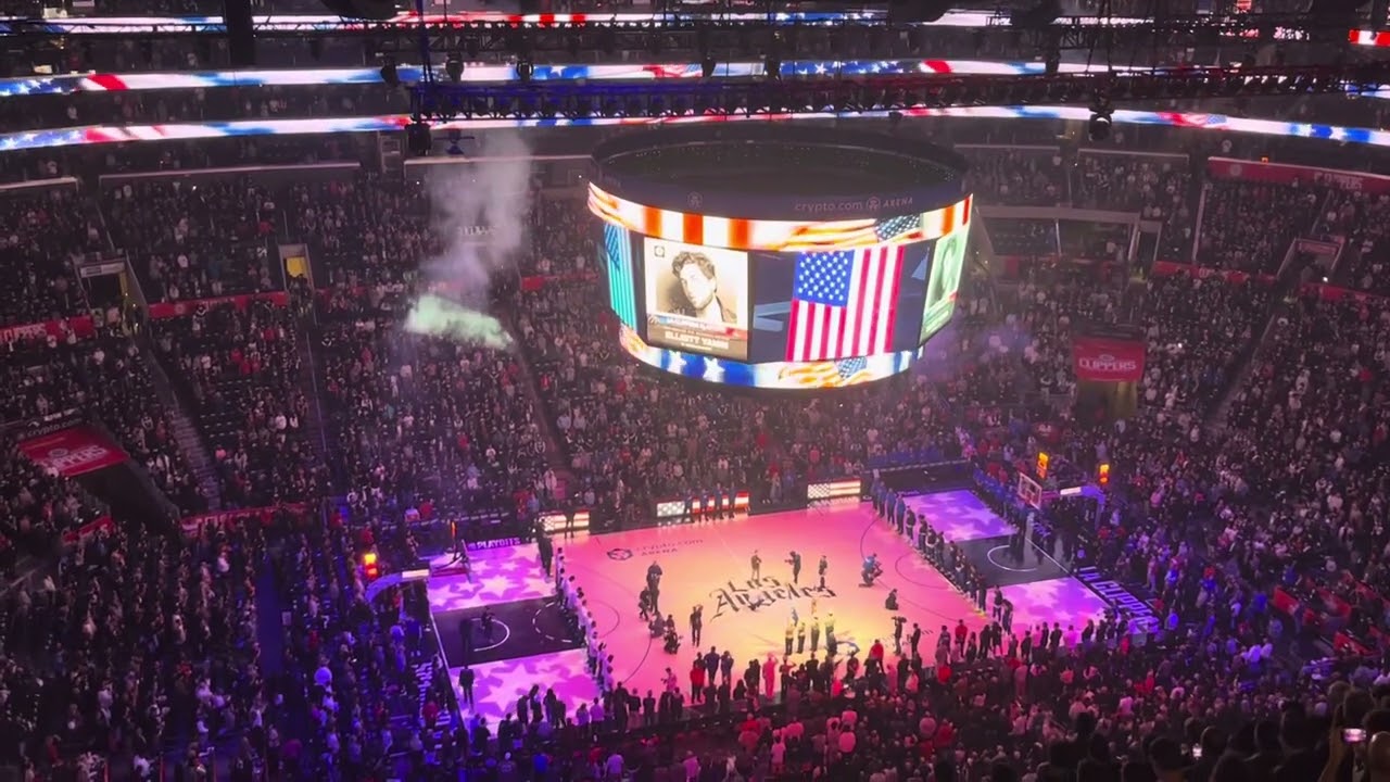 Elliot Yamin sings national anthem at Clippers vs Dallas