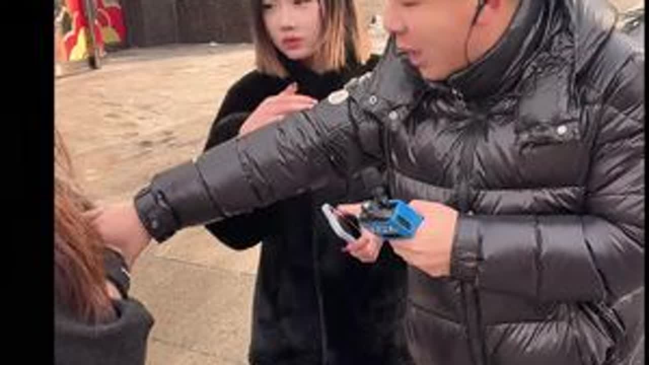 #民间实拍 #剧情演绎 #搞笑视频 #户外整蛊
