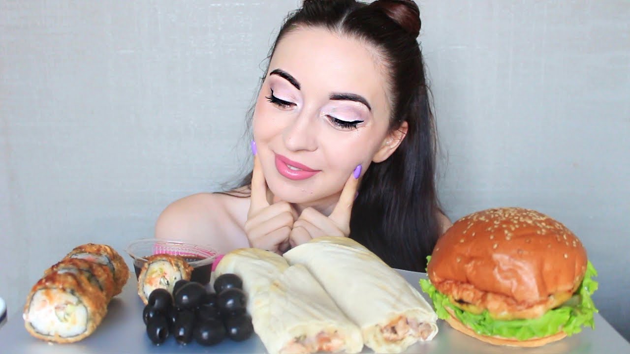 ВСЕ САМОЕ ЛЮБИМОЕ / РОЛЛЫ, БУРГЕР, ШАУРМА / MUKBANG asmr Ayka Emilly