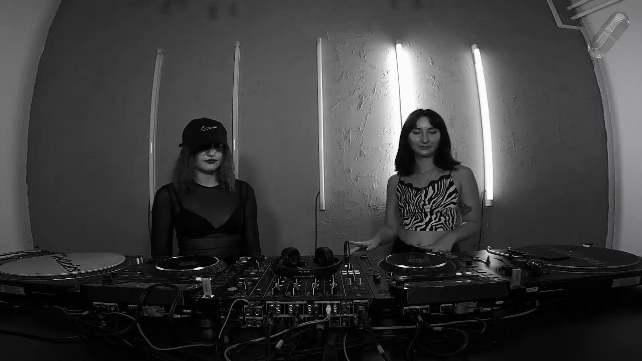 Hamburg Takeover: Sarah Q b2b Claud @ capsule berlin
