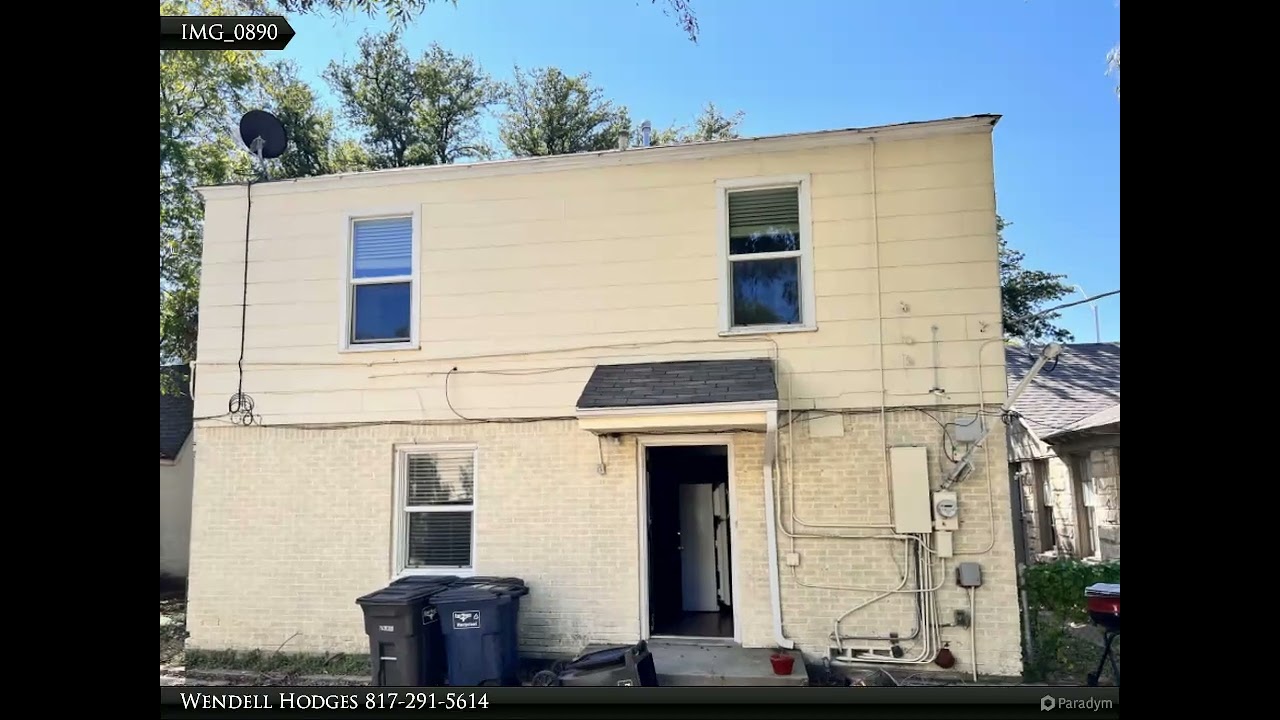 Walk to TCU from this 3BR Home and Garage Apartment