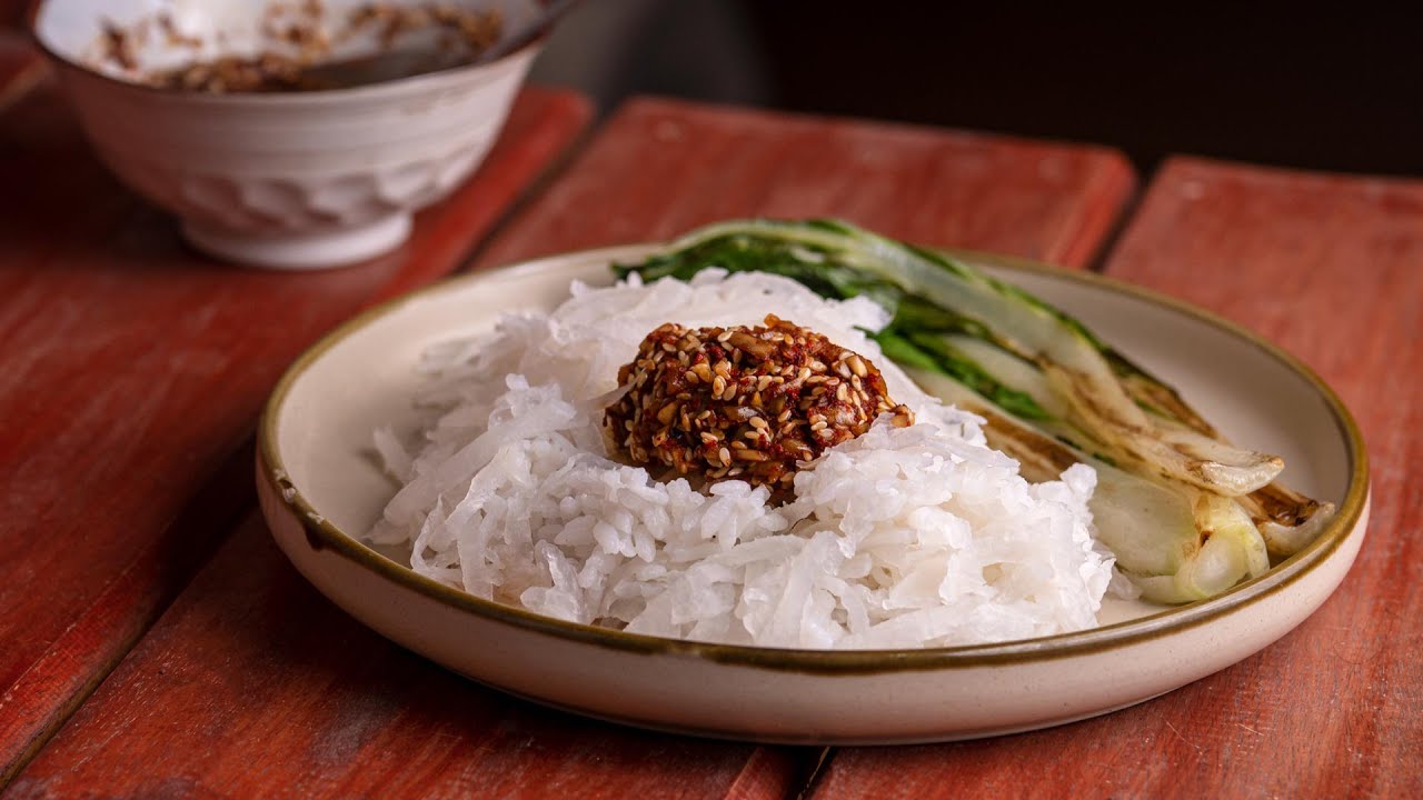 Koreanischer Rettich-Reis mit scharfer Sauce - Vegan und Einfach - Rezept