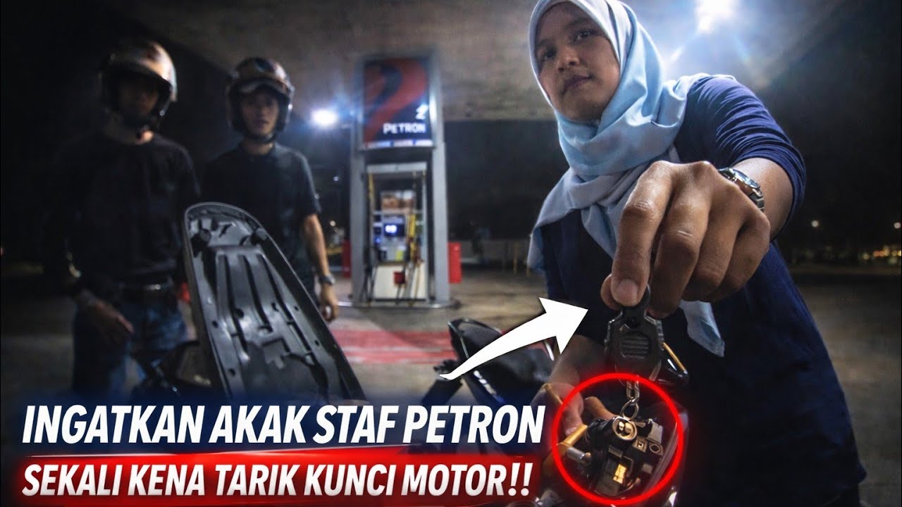 GENG MOTOR TERKEJUT AKAK POLIS CABUT KUNCI MASA ISI MINYAK DI STESEN MINYAK 