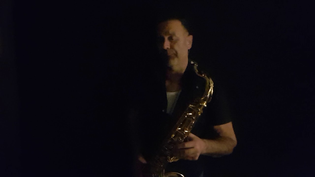 Sex on Fire, Kings of Leon tenor saxophone