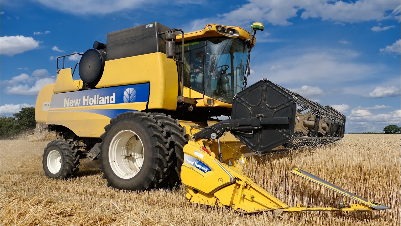 Mähdrescher mit DOPPEL Bereifung Ernte 2023 // NEW HOLLAND CSX 7050